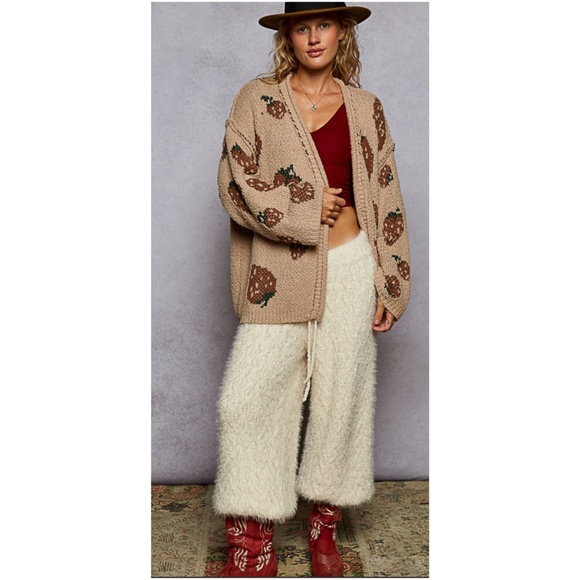 POL Strawberry Print Open Front oversized Cardigan - Picture 7 of 10